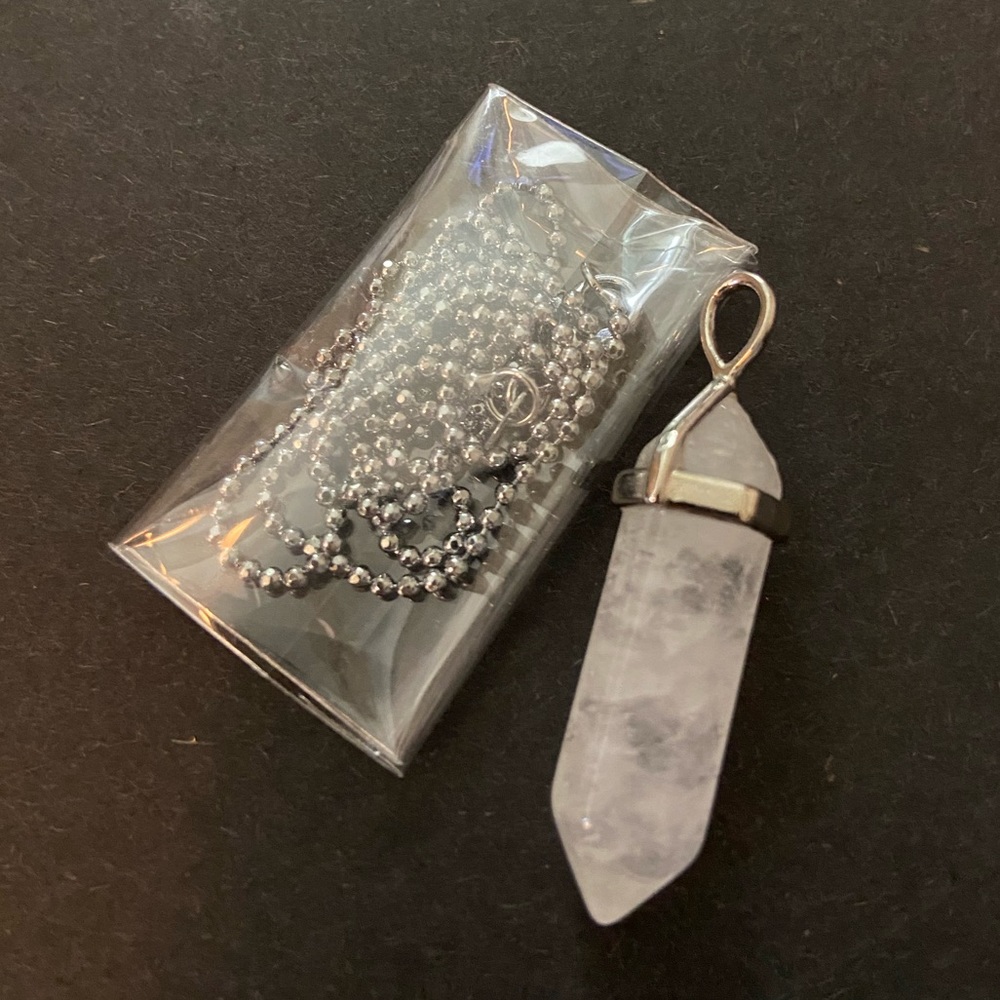 Clear Quartz Crystal Pendant Necklace - Picture 1 of 2
